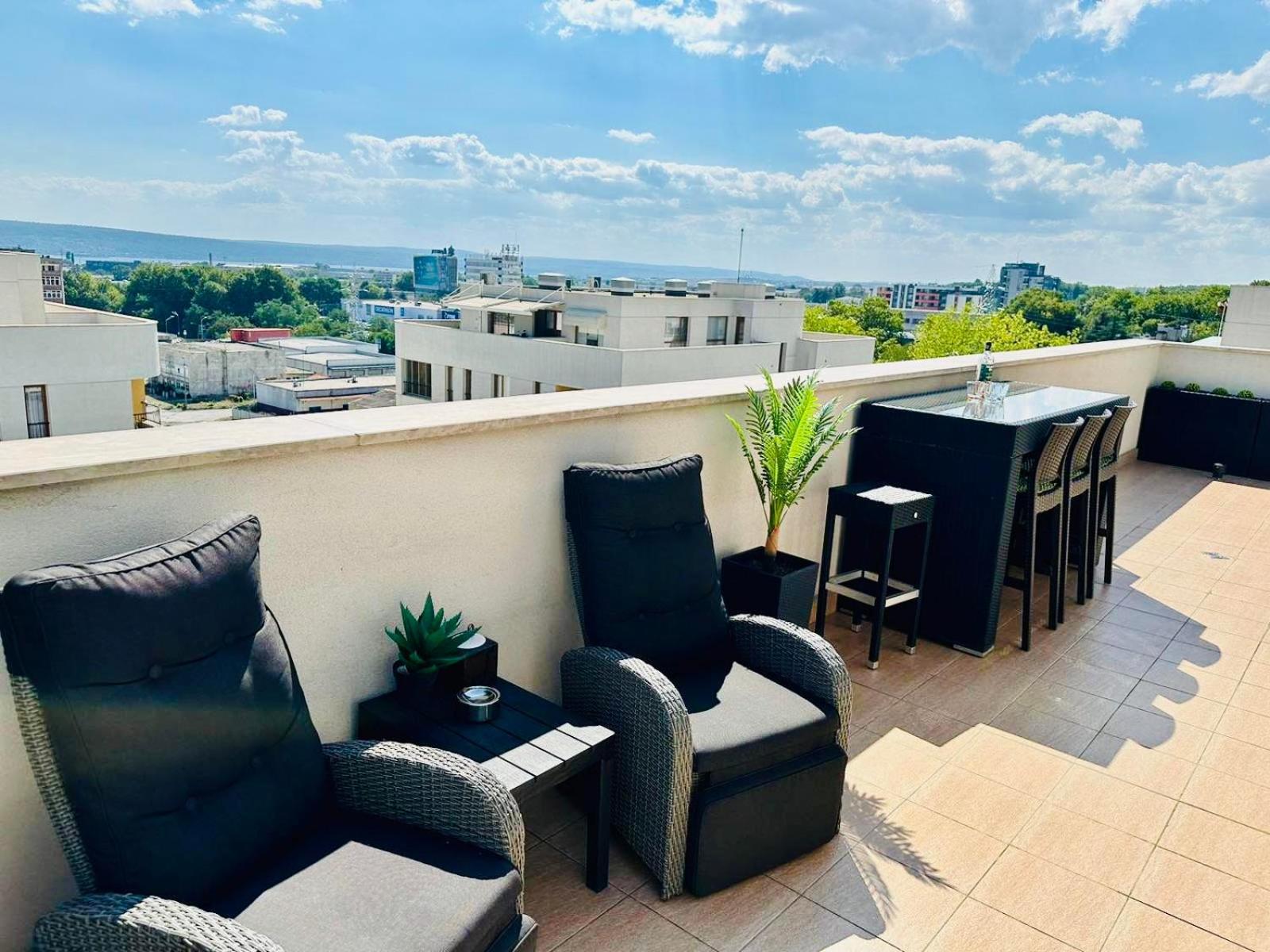 Spacious Prestige Penthouse Варна Екстер'єр фото